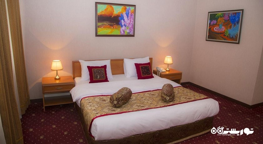 نمای تخت بزرگ اتاق دبل