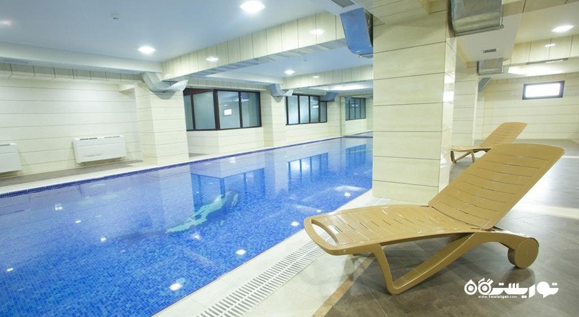 استخر سرپوشیده هتل امرالد باکو