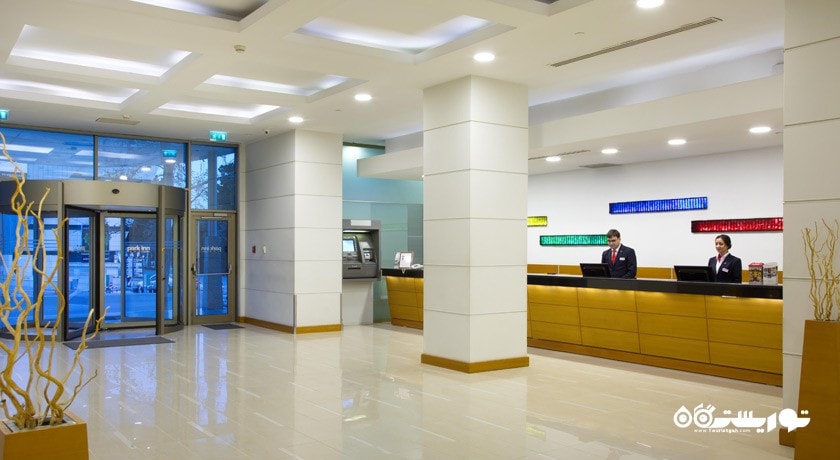 میز پذیرش هتل پارک این بای رادیسون باکو