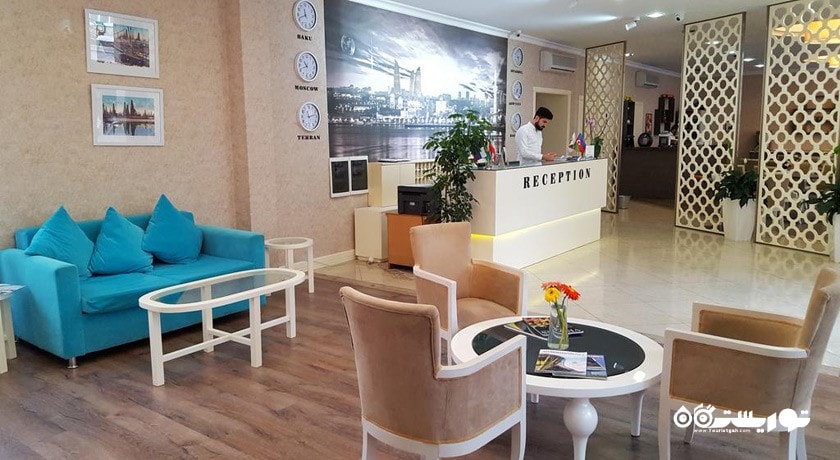 محوطه نشیمن در لابی هتل