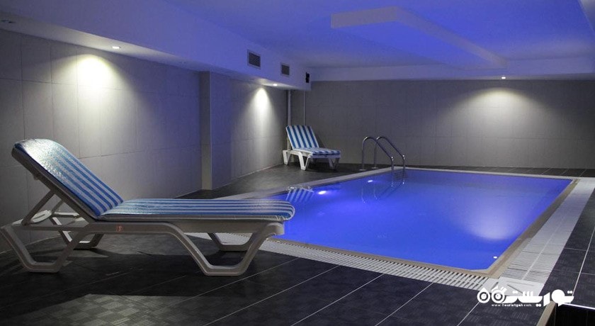 استخر سرپوشیده هتل بیگ باکس