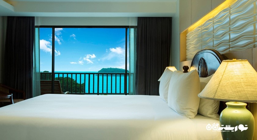 نمای تخت بزرگ اتاق دلوکس