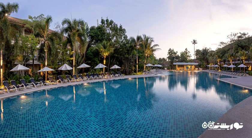 استخر ورباز هتل سنترا کارون