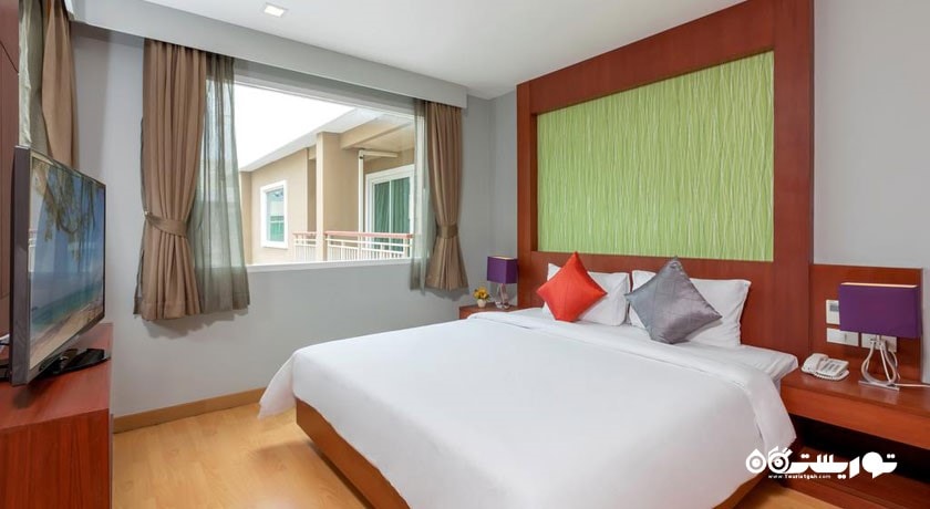 نمای تخت بزرگ سوئیت دوخوابه