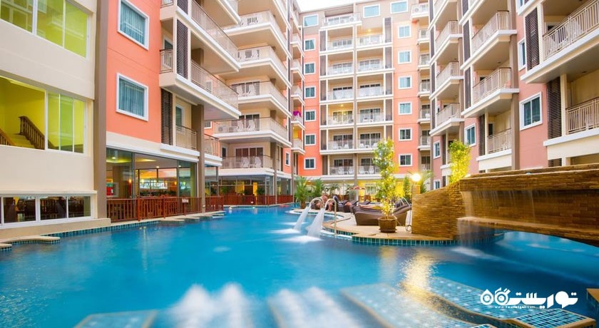 استخر روباز هتل بومان رزیدنس