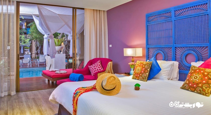 تخت اتاق الیت با دسترسی به استخر