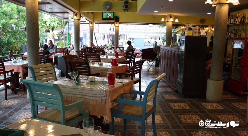 نمای رستوران بین المللی رد چیلی