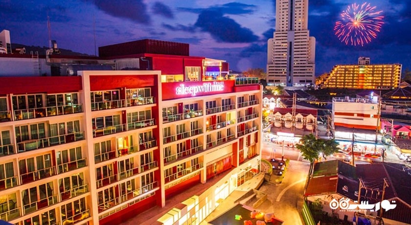 نمای شب هتل اسلیپ ویت می