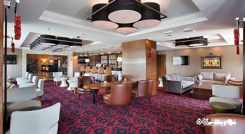 لابی بار هتل دابل تری بای هیلتون وان