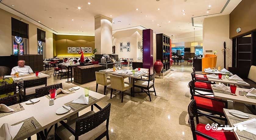 نمای کلی رستوران بین المللی جانکشن