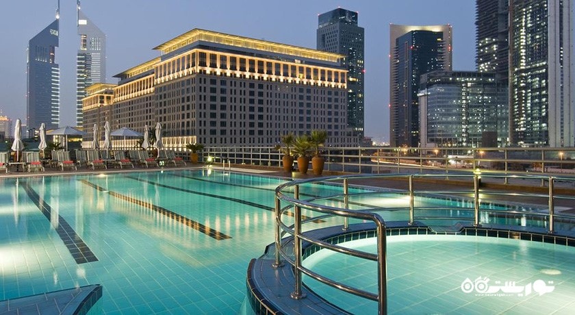 استخر روباز هتل رز رایحان بای روتانا