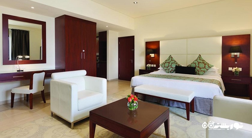 نمای تخت بزرگ اتاق اگزکیوتیو