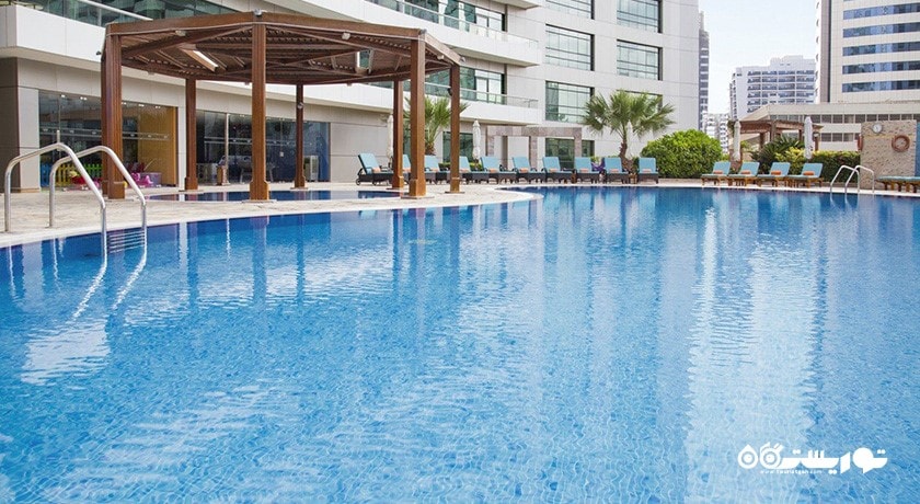استخر روباز هتل تایم اوک دبی