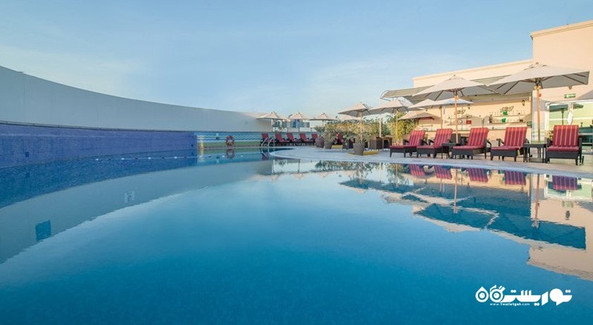 استخر روباز هتل هالیدی این بر دبی