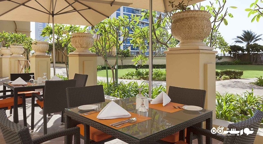 محوطه فضای باز رستوران هتل