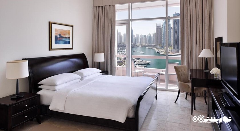 نمای تخت بزرگ سوئیت دوخوابه