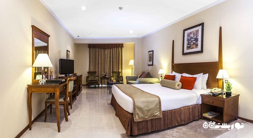 نمای تخت بزرگ اتاق اگزکیوتیو