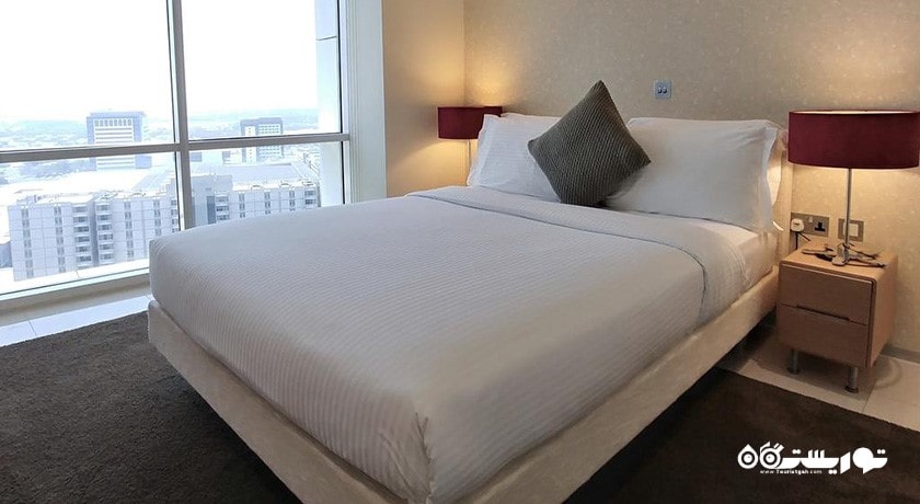 تخت بزرگ آپارتمان دوخوابه اگزکیوتیو