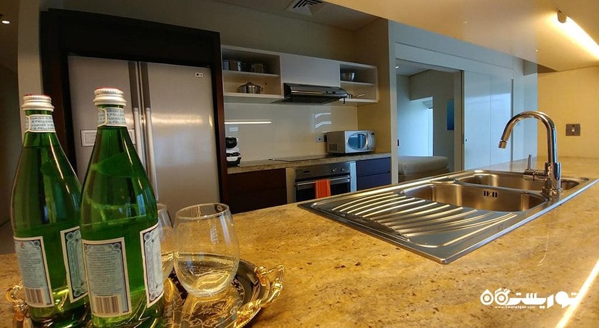 آشپزخانه آپارتمان سه خوابه پرمیر