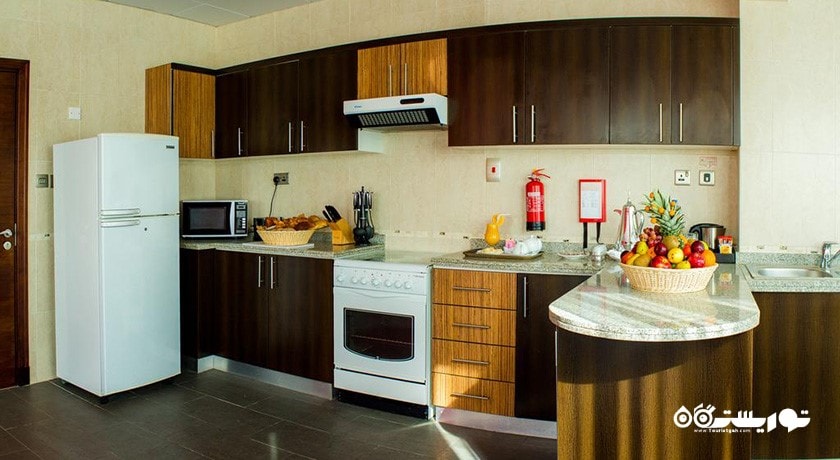 آشپزخانه آپارتمان چهار خوابه دلوکس