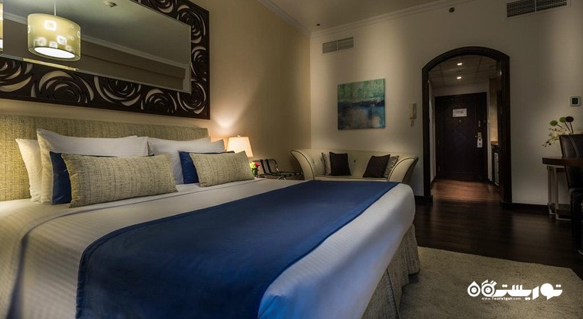 نمای تخت بزرگ استودیو اگزکیوتیو