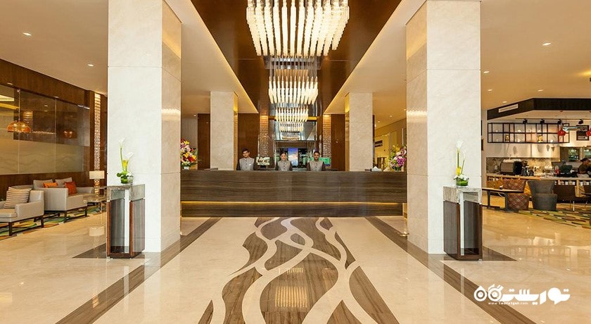 میز پذیرش هتل فلورا البرشا