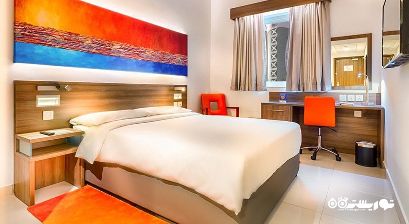 نمای تخت بزرگ اتاق فمیلی