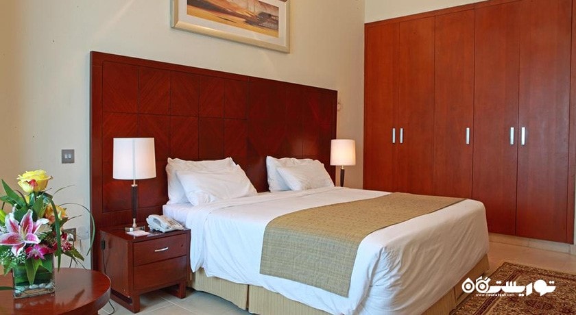 نمای تخت بزرگ آپارتمان یک خوابه