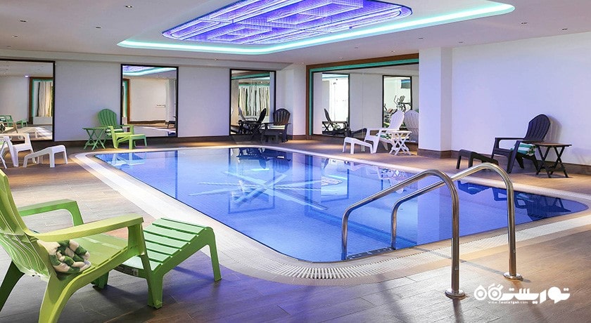 استخر سرپوشیده هتل آیبیس استایلز دبی جمیرا