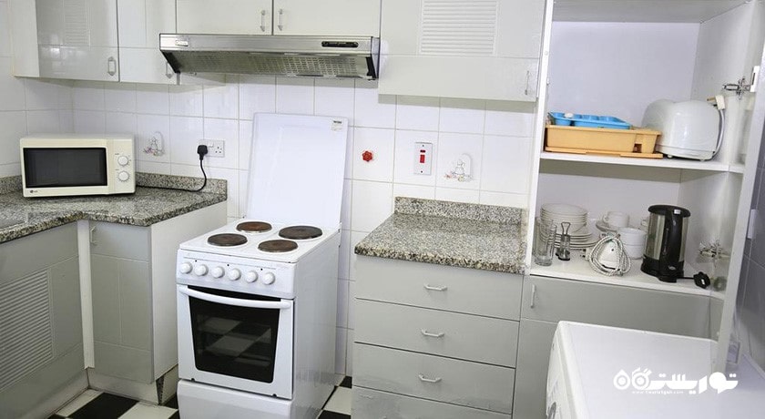 نمای آشپزخانه آپارتمان دوخوابه