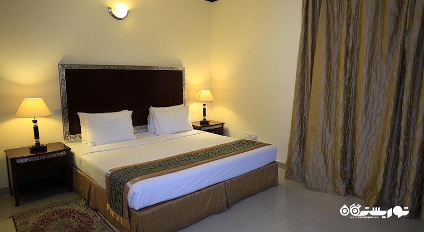 نمای تخت بزرگ آپارتمان دوخوابه