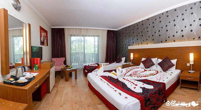 تخت بزرگ اتاق فمیلی