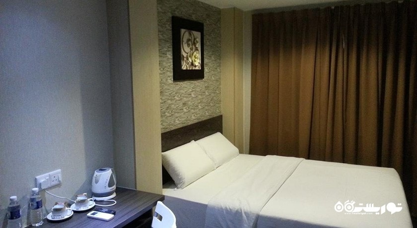 نمای تخت بزرگ اتاق دلوکس