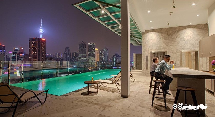 پول ساید بار هتل دبلیو پی کوالالامپور