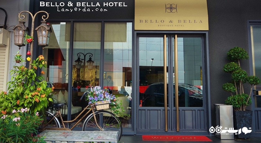 درب ورودی هتل بلو اند بلا بوتیک