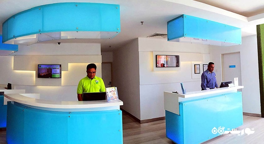 میز پذیرش هتل آیبیس استایل کی ال چراز