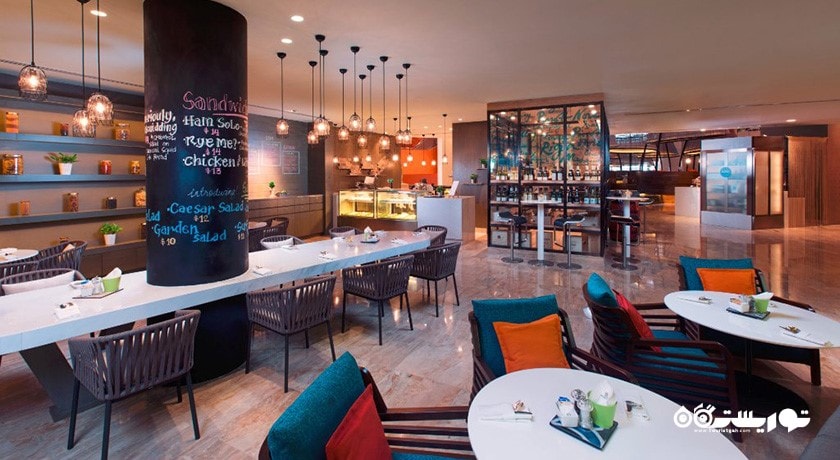 نمای رستوران پسیفیک مارکت پلس