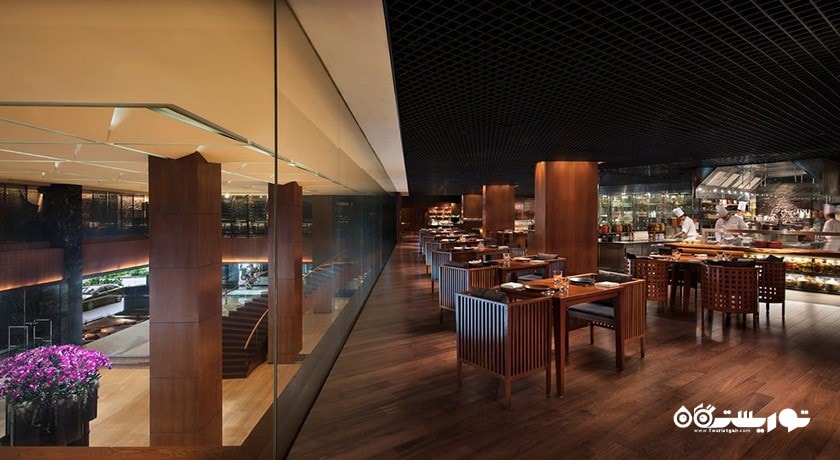 رستوران غذای آسیایی و غربی مزا ناین