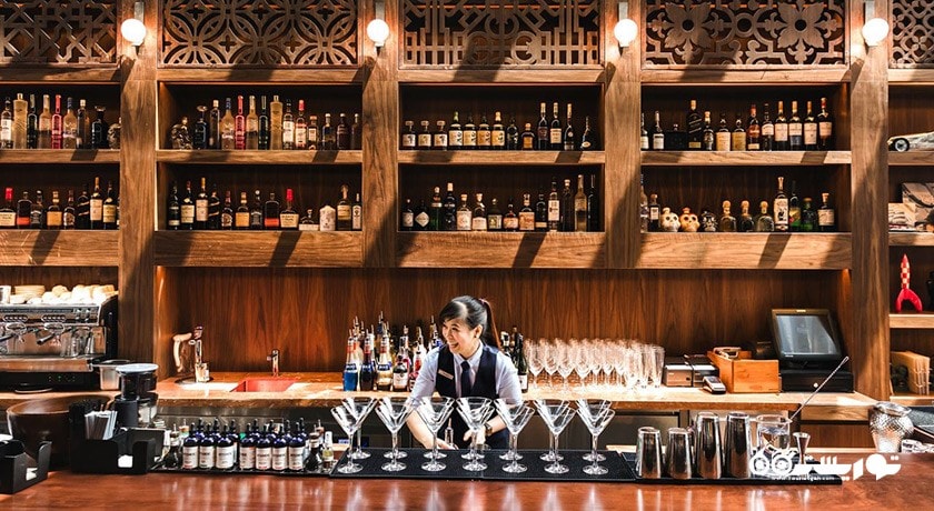 نمایی از بار مارتینی در مزا ناین