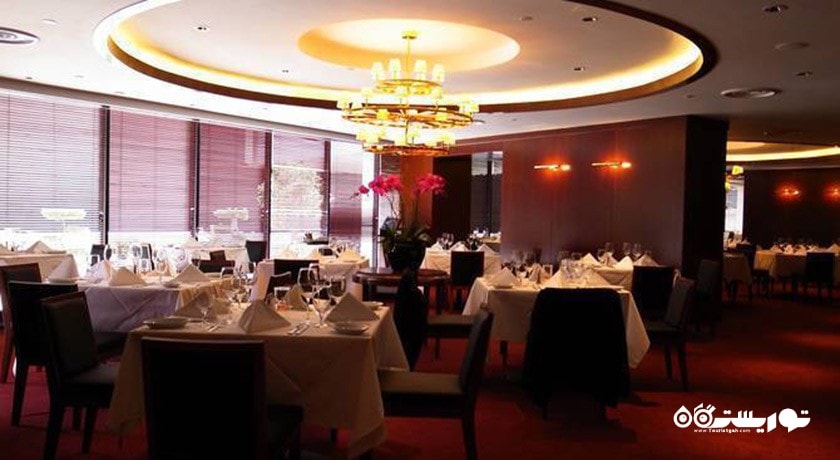 نمای استیک هاوس روتس کریس