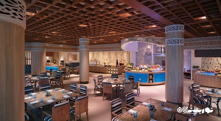 رستوران داین آن تری سیلور شل کافه