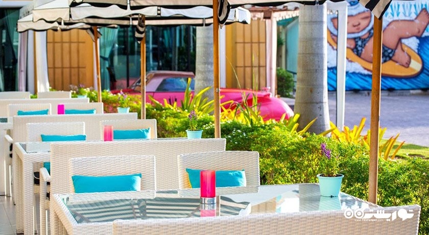 محوطه فضای باز کافه و بار کادیلاک