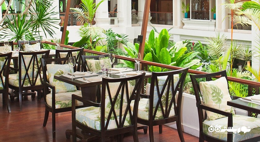 محوطه فضای باز رستوران کسکید