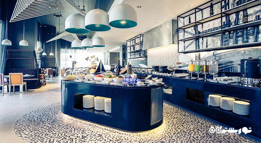 نمای رستوران بین المللی مولتن