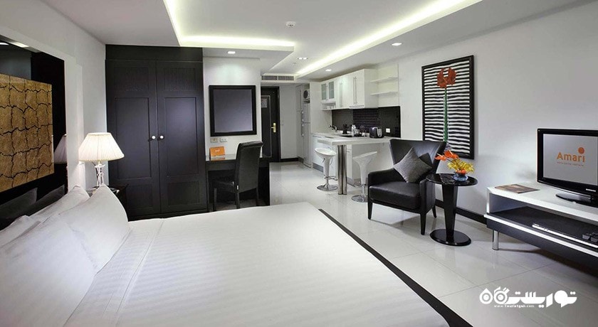 نمای تخت بزرگ اتاق استودیو