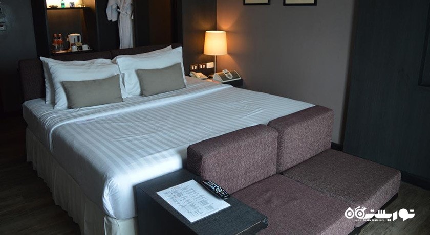 نمای تخت بزرگ اتاق پرمیر استودیو