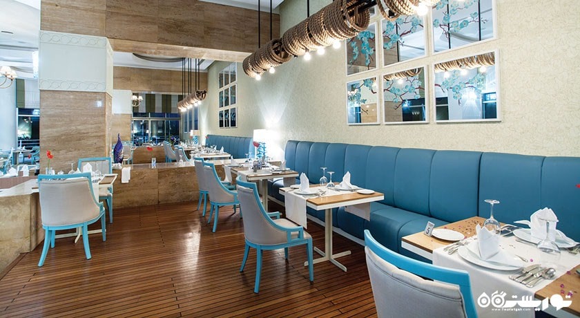 رستوران  ساپور هتل تایتانیک بیچ لارا