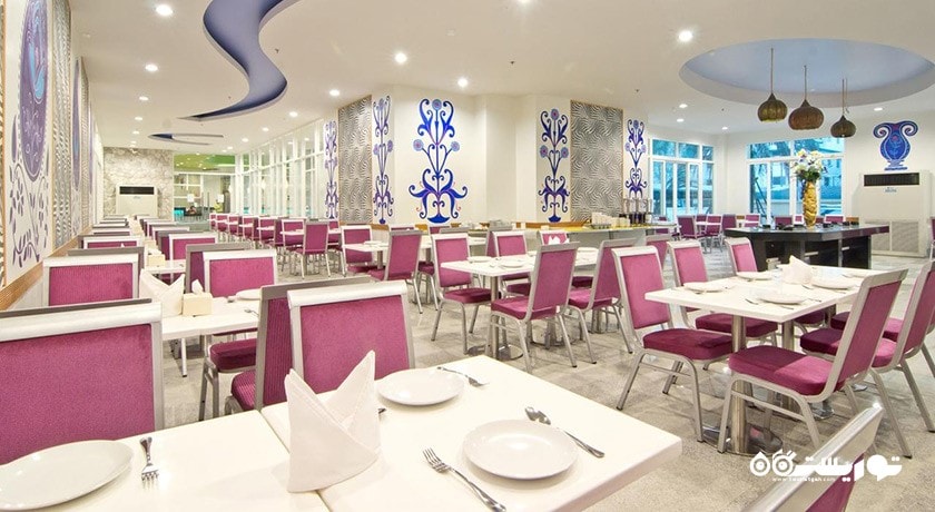 نمای رستوران هتل گرند بلا