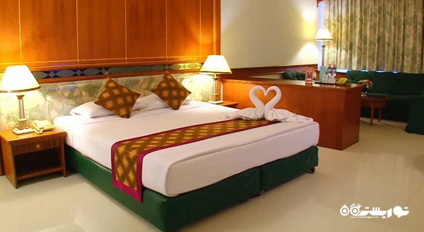 نمای تخت بزرگ اتاق دلوکس