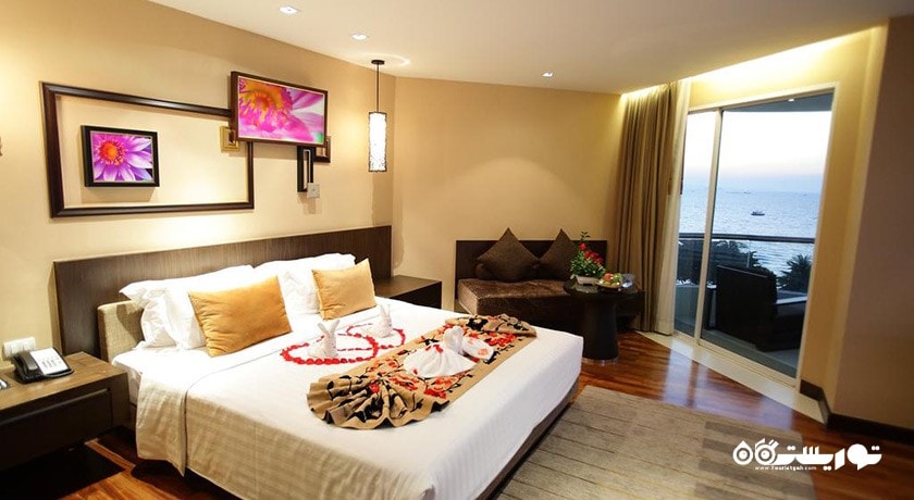 نمای تخت بزرگ اتاق دلوکس